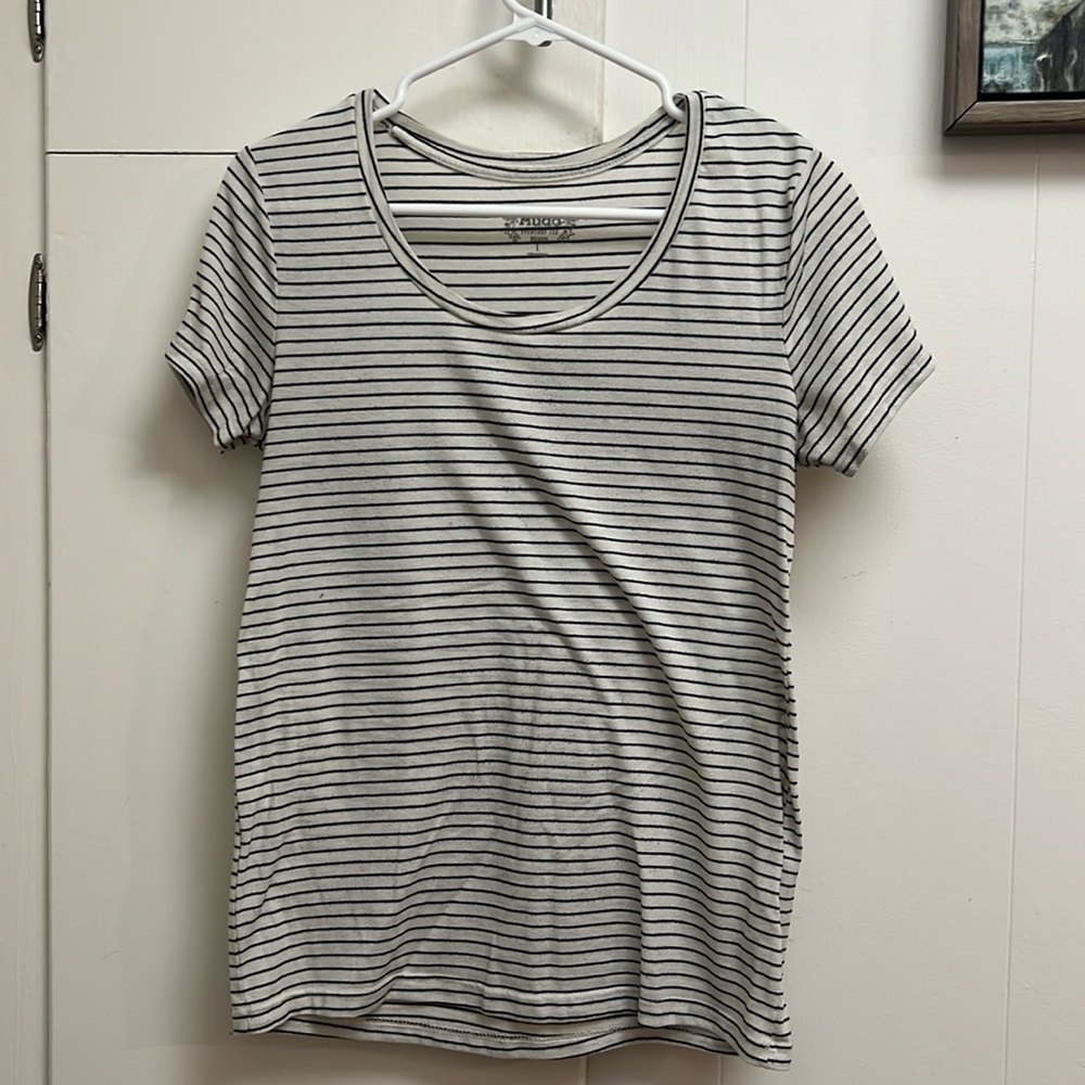 Basic Tee White w Black Stripes